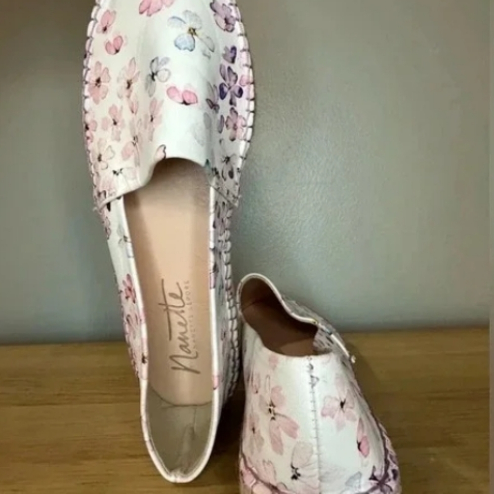 Flower leisure flat shoes and linen shoes